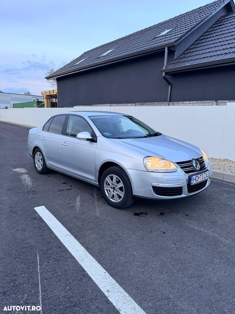 Volkswagen Jetta - 4