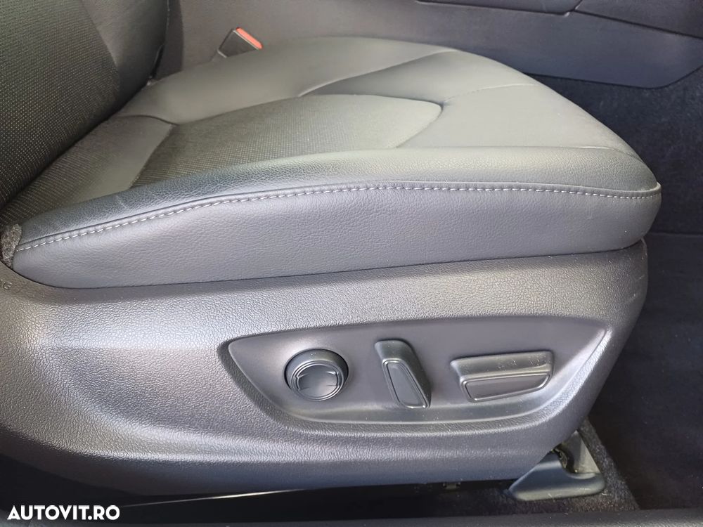 Toyota Camry 2.5 Exclusive - 23