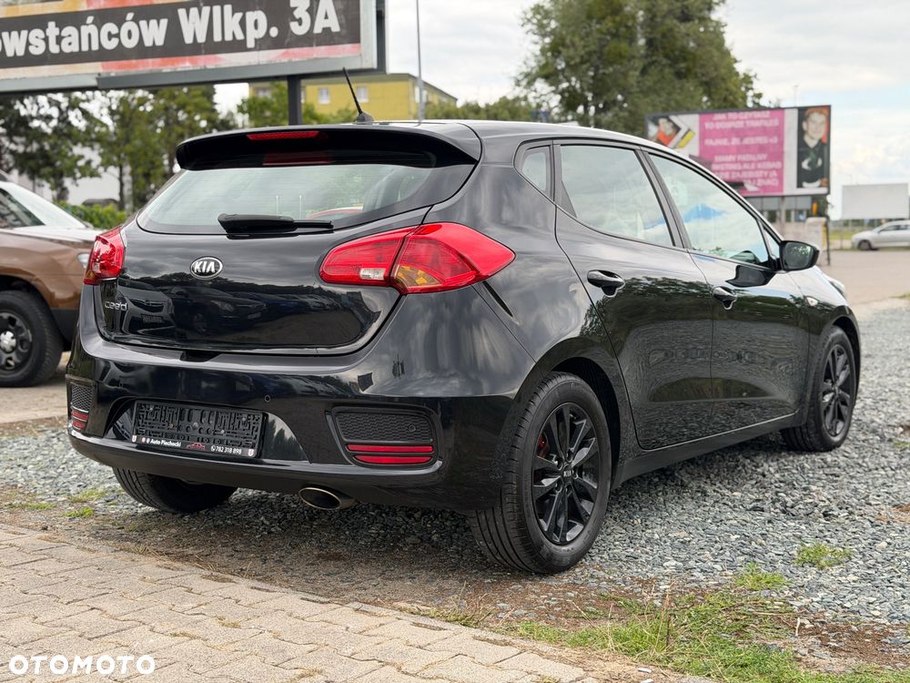 Kia Ceed 1.4 L - 5