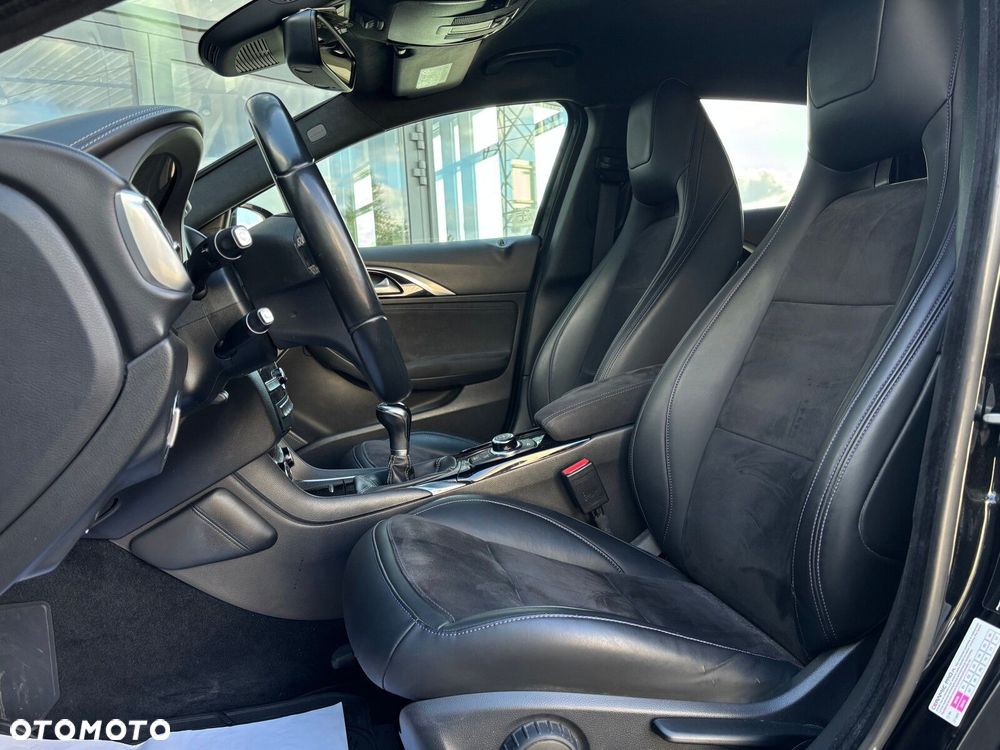 Infiniti Q30 - 11