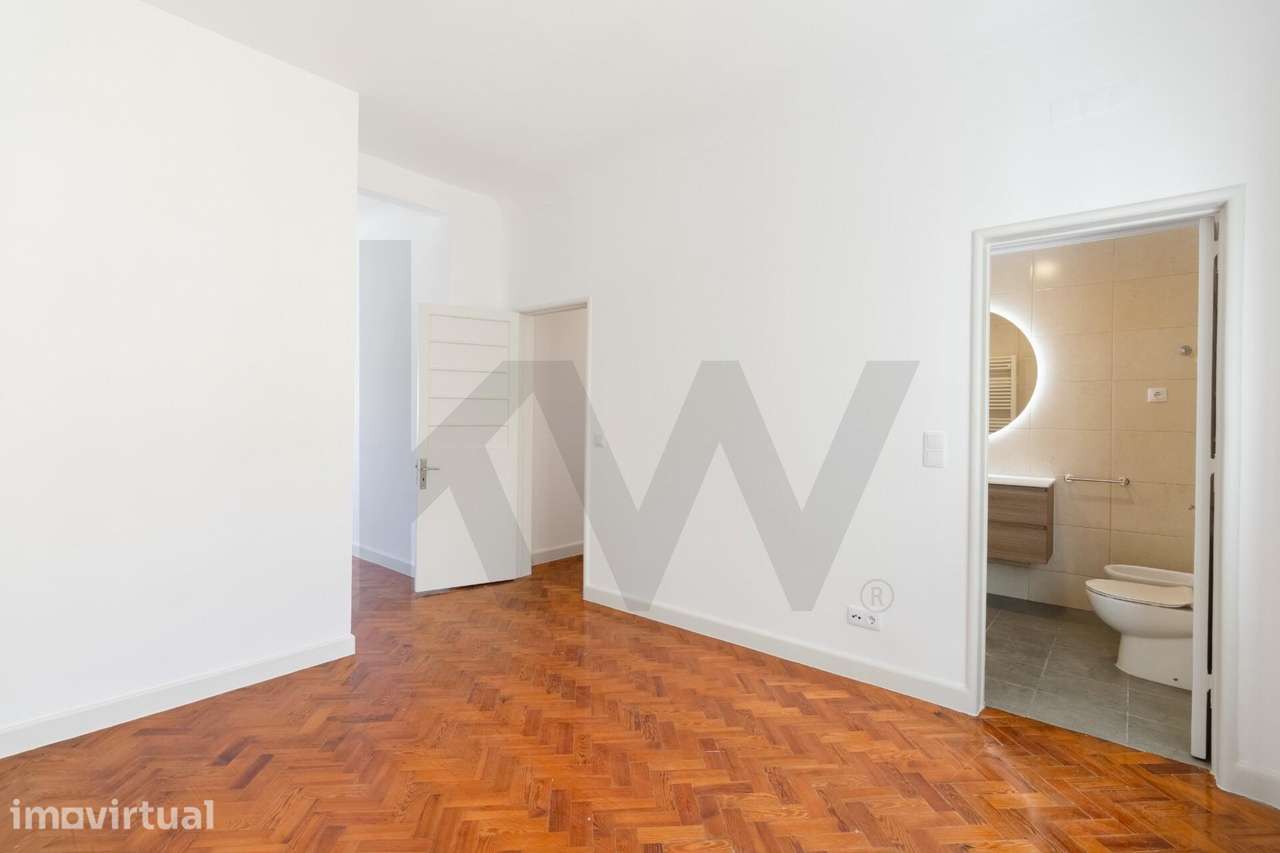 Apartamento T4 com Garagem na Avenida Defensores de Chaves - Grande imagem: 5/21