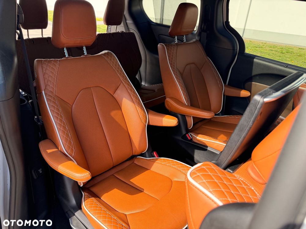 Chrysler Pacifica - 20