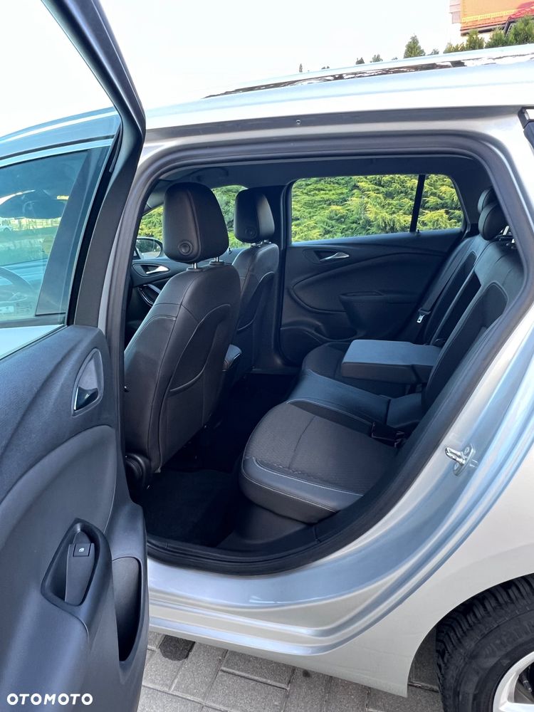 Opel Astra 1.4 Turbo Innovation - 29