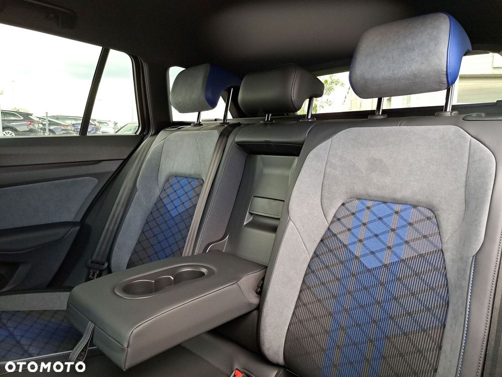 Volkswagen Golf Variant 2.0 TSI 4Motion R - 36