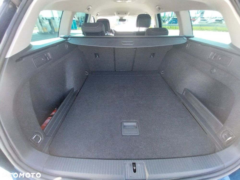Volkswagen Passat Variant - 8