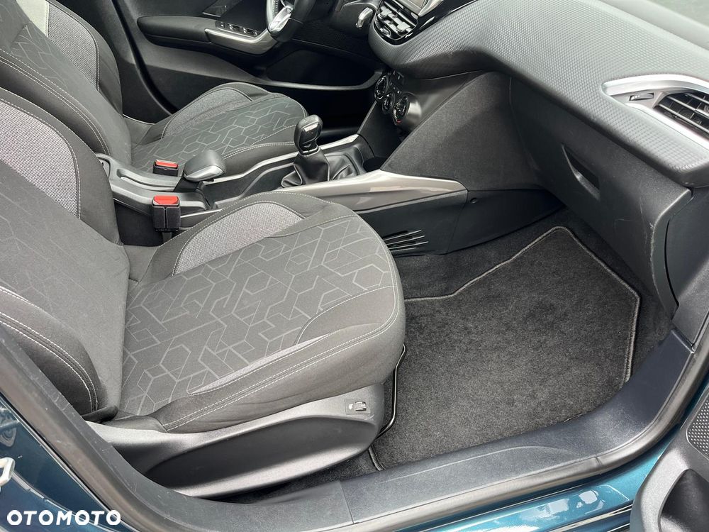 Peugeot 2008 82 VTI Active - 12