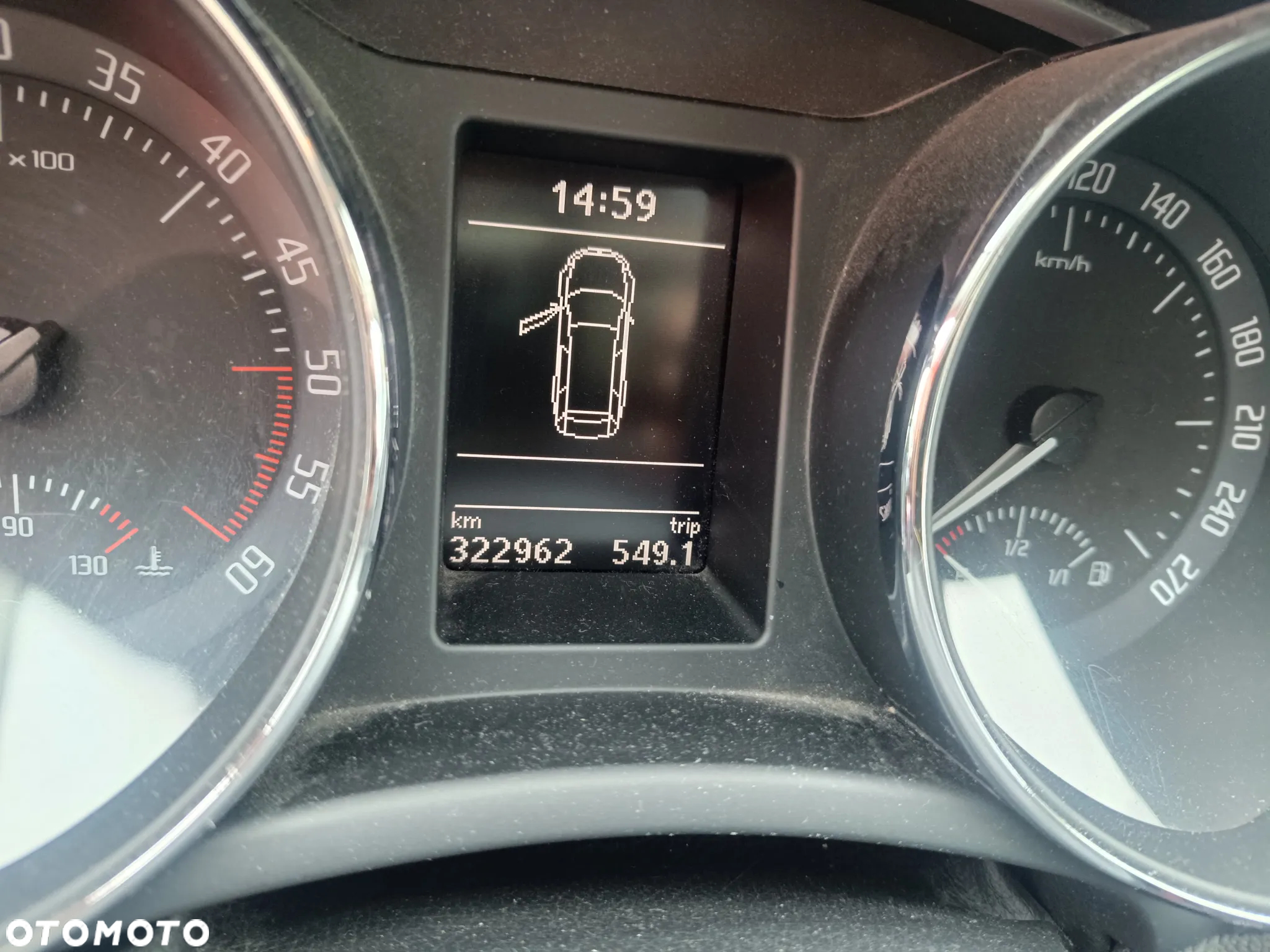 Skoda Superb 2.0 TDI DSG FAMILY - 8