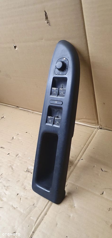 Przełącznik panel szyb lewy przód VW Golf V Plus 5M1867371B - 3