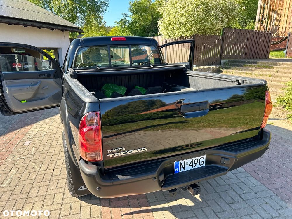 Toyota TACOMA - 21