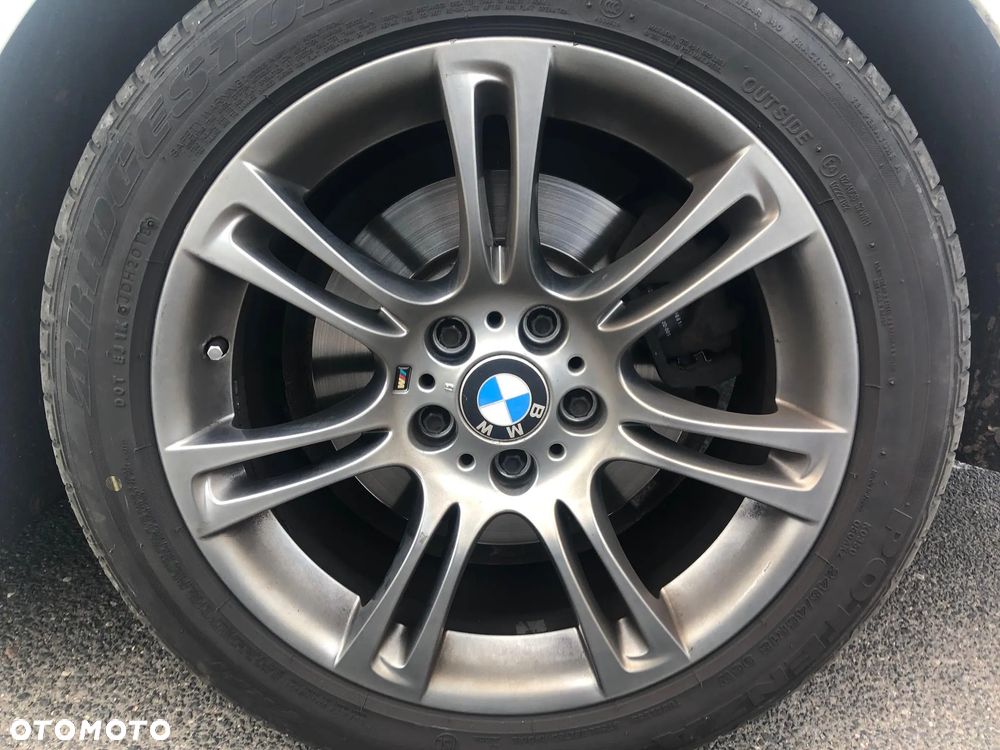 BMW Seria 5 528i xDrive - 15