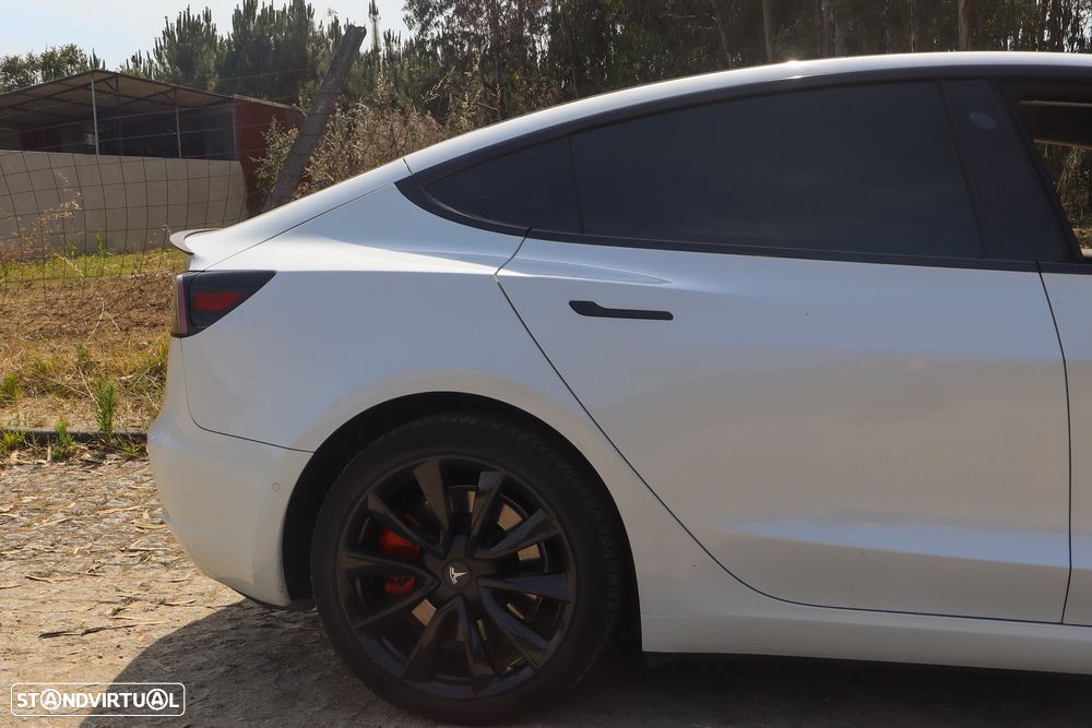 Tesla Model 3 - 5