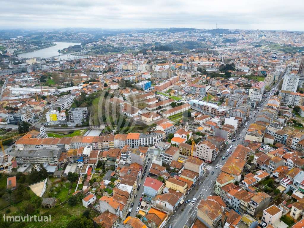 Prédios para reconstrução com projecto, no Bonfim, Porto - Grande imagem: 5/21