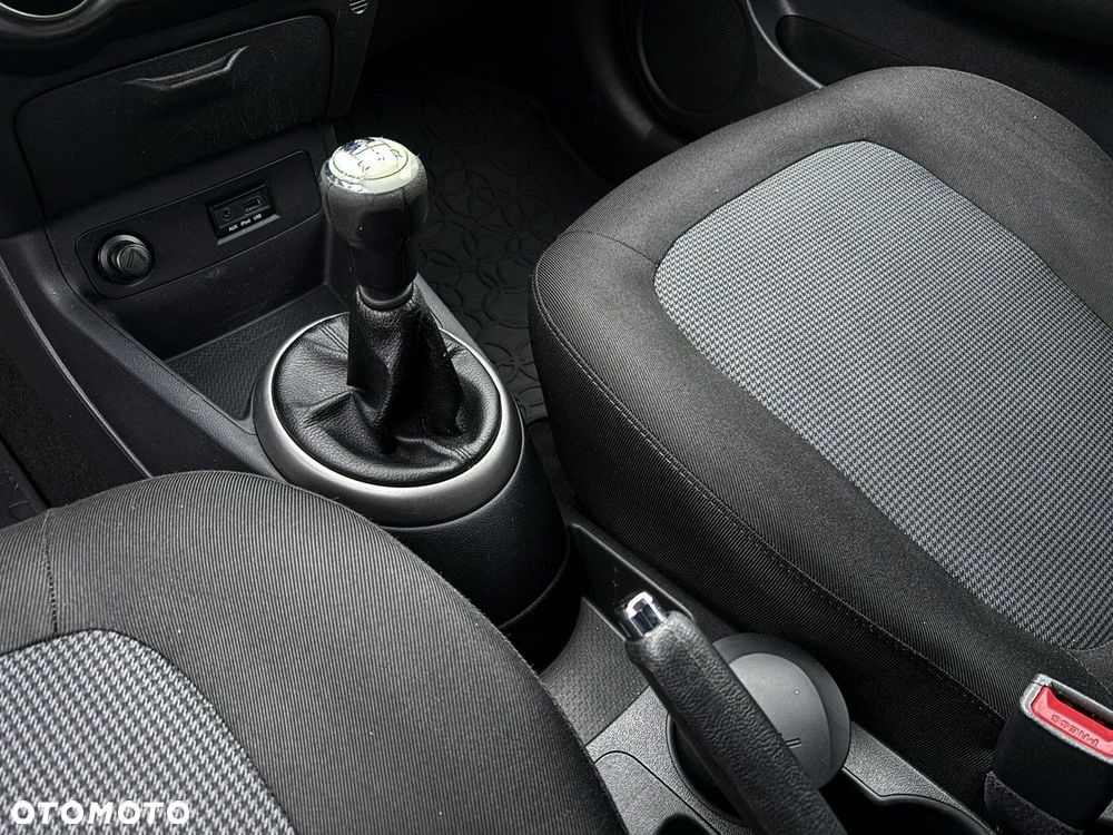 Hyundai i20 1.2 Fifa World Cup Edition - 18