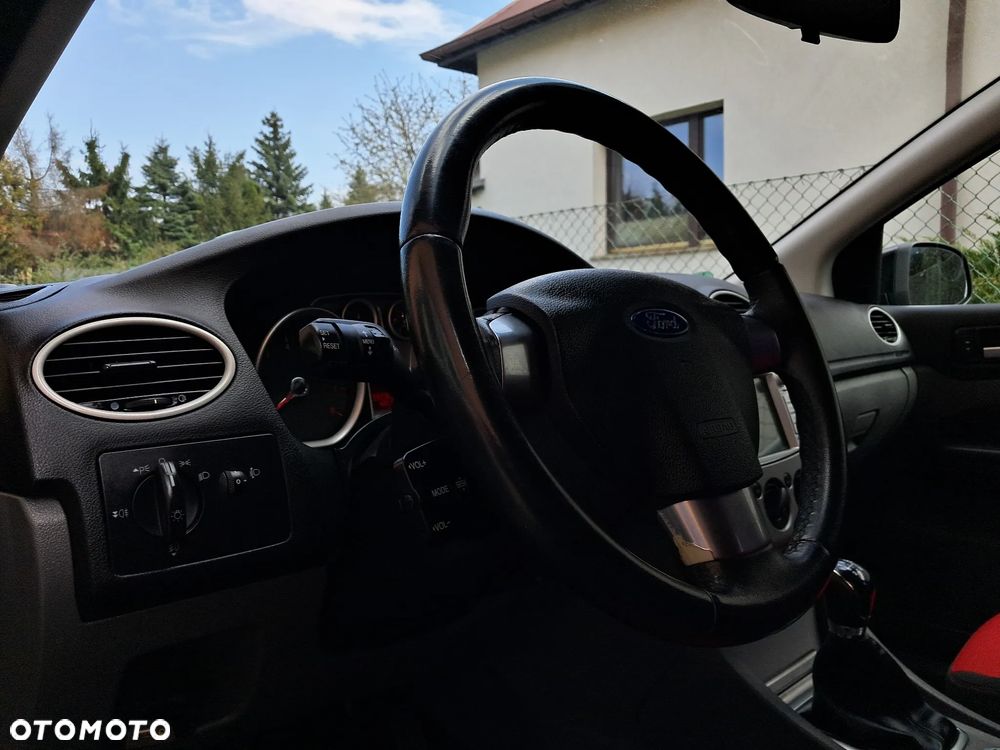 Ford Focus - 22