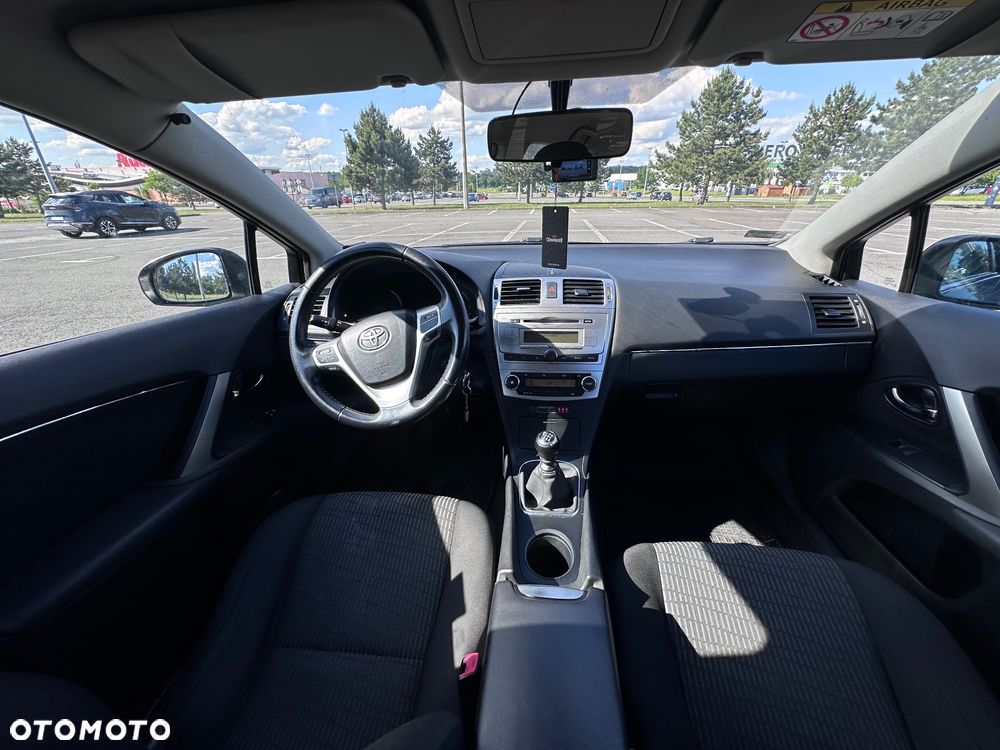 Toyota Avensis 2.0 D-4D Active - 10