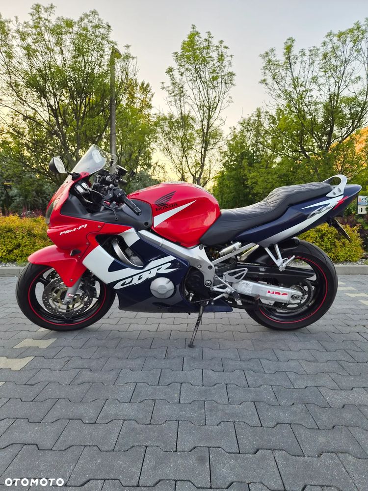 Honda CBR - 9
