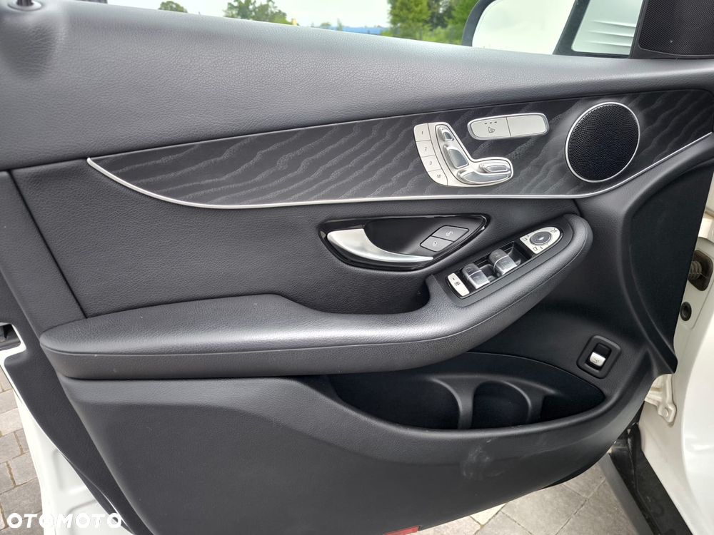 Mercedes-Benz GLC 300 4-Matic - 17