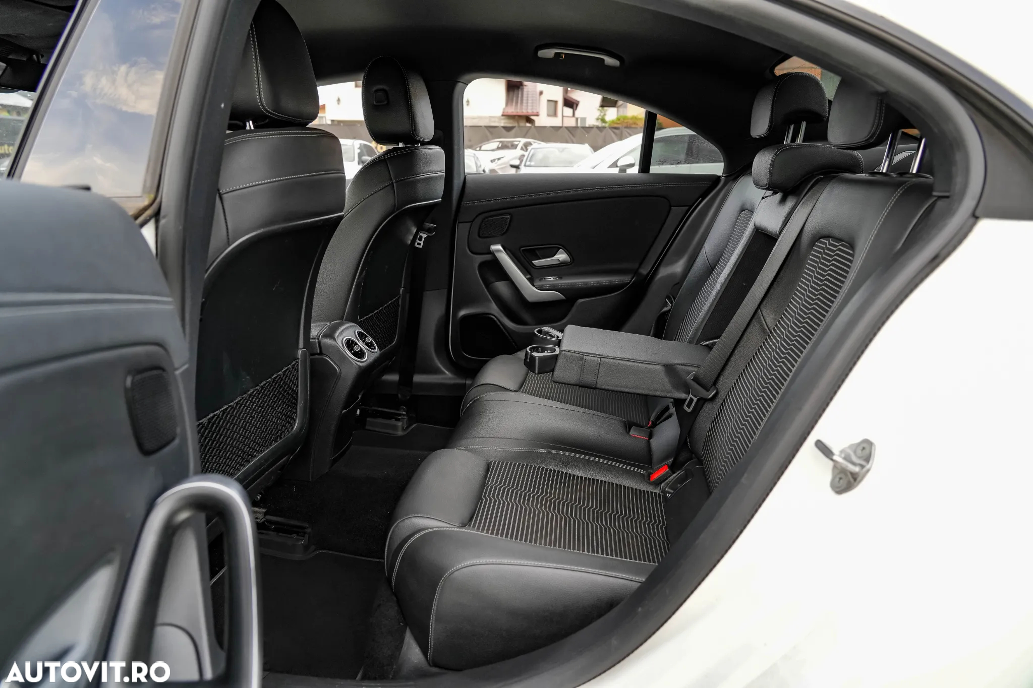 Mercedes-Benz CLA 180 7G-DCT Special Edition - 18