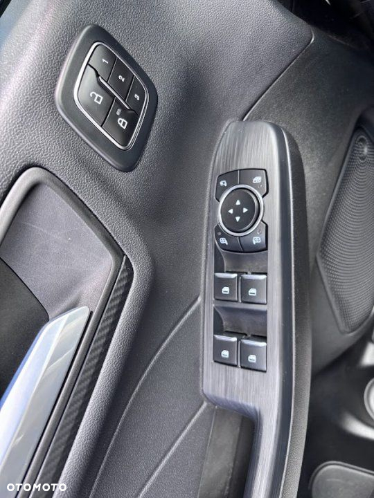 Ford Kuga - 16