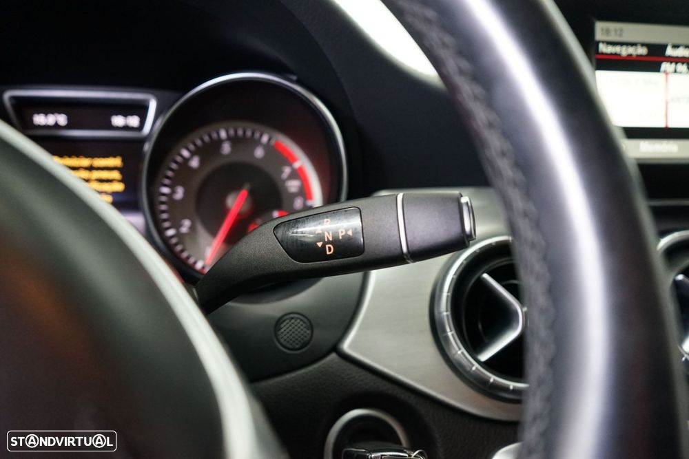 Mercedes-Benz CLA 200 AMG Line Aut. - 25