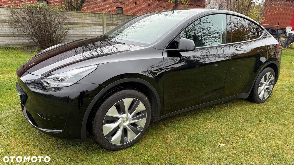 Tesla Y Model RWD - 2