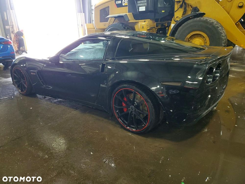 Chevrolet Corvette - 3