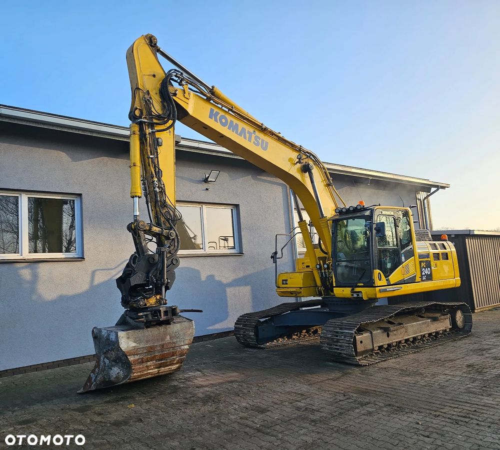 Komatsu PC240LC-11 - 6