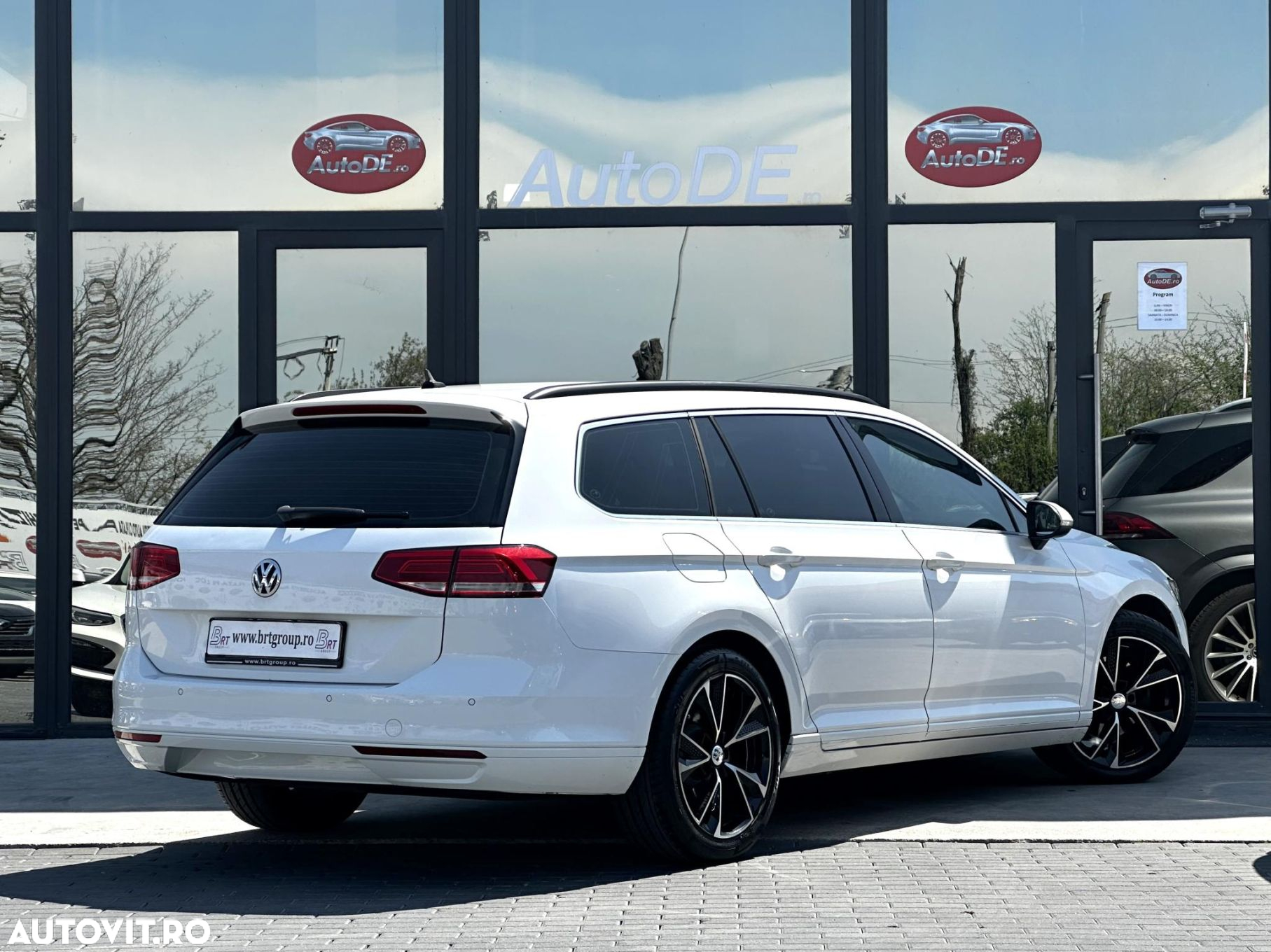 Volkswagen Passat - 4