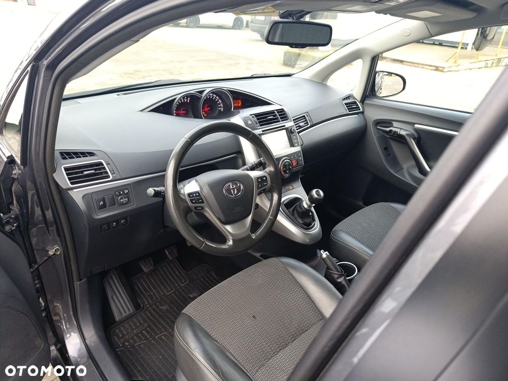 Toyota Verso 1.8 Premium EU6 - 28