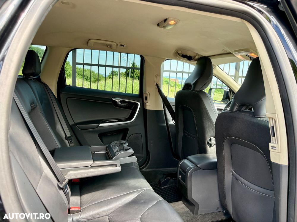 Volvo XC 60 2.4D AWD Momentum - 2