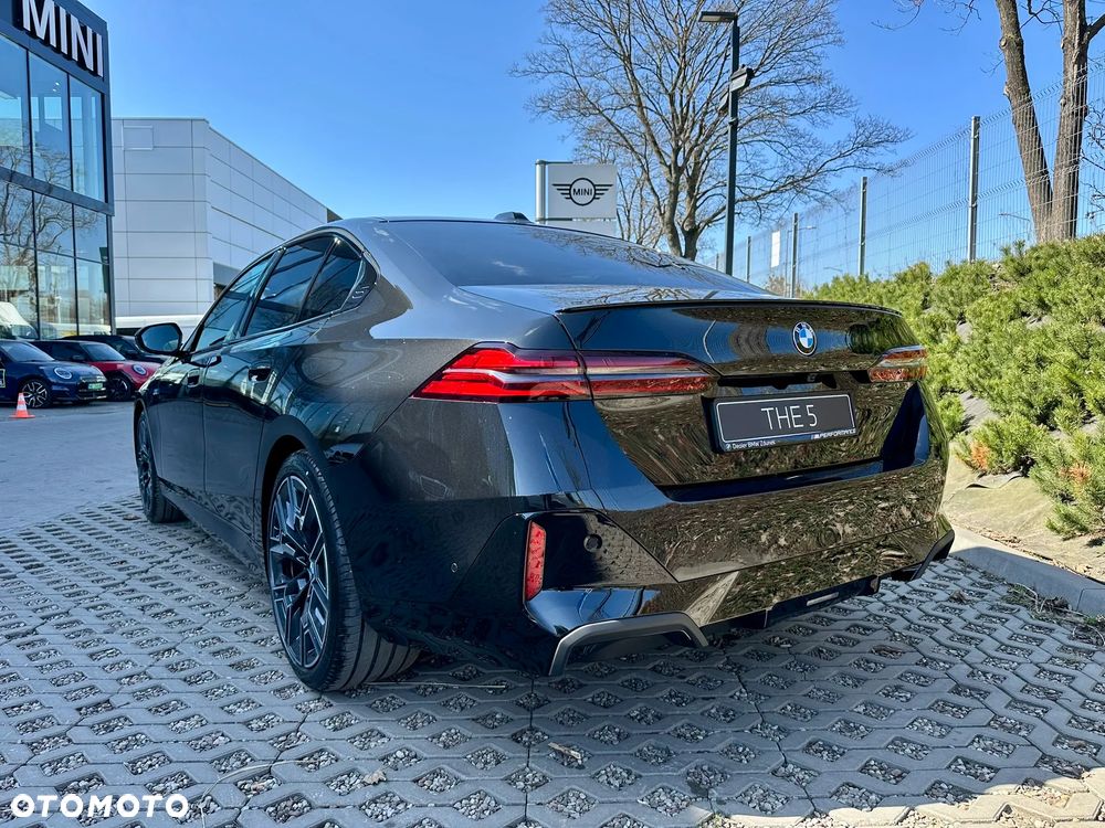 BMW Seria 5 520d xDrive mHEV - 4