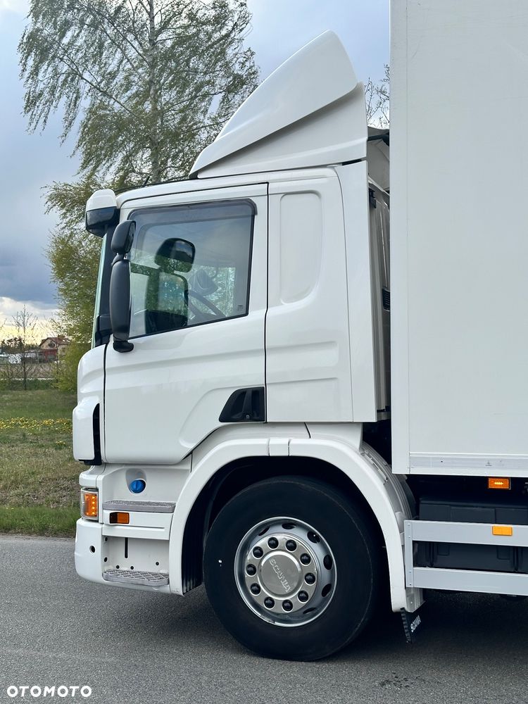 Scania P250 euro6 kontener 8.2 dzienna automat winda - 13