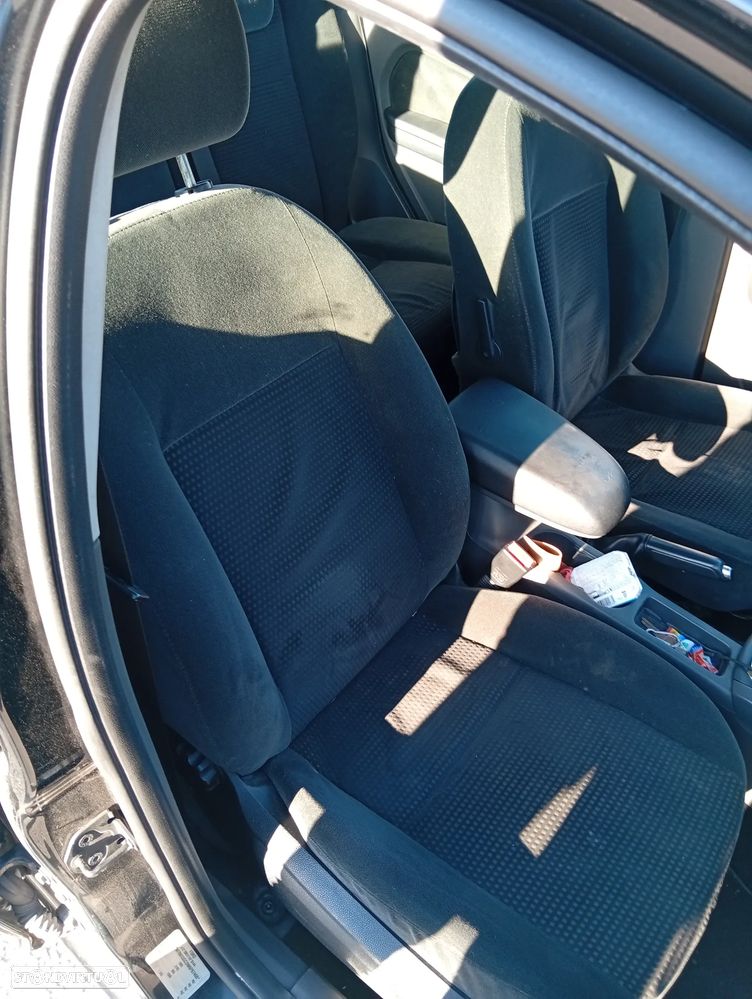Ford Focus SW 1.6 TDCi Ghia - 14