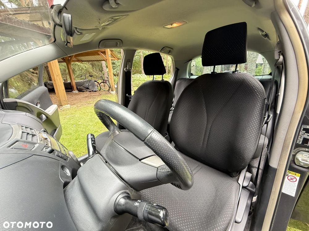 Toyota Yaris 1.33 Premium - 29