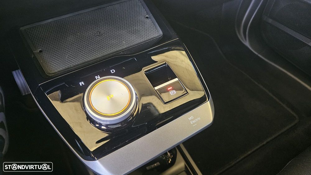 MG MG4 4 Luxury 64 kWh - 25