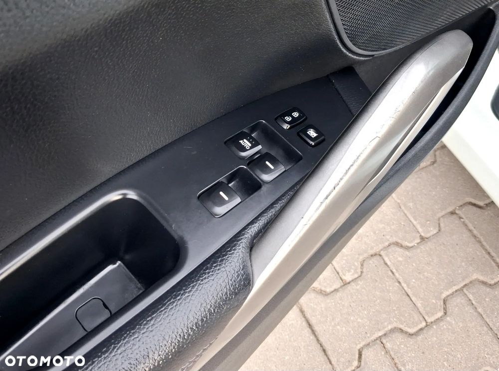 Hyundai Veloster 1.6 Premium - 28