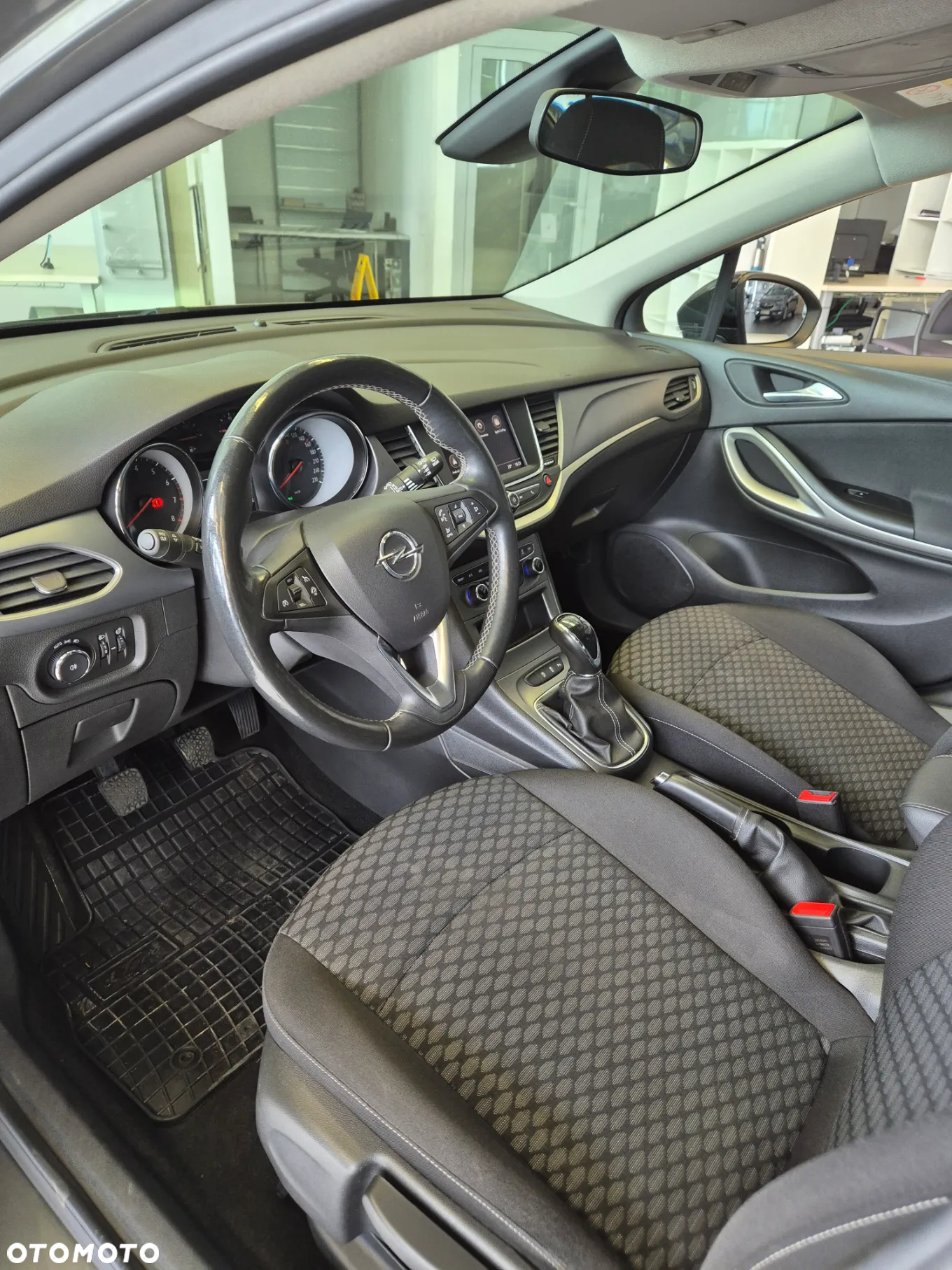Opel Astra V 1.2 T Elegance S&S - 9