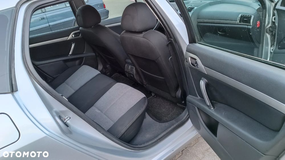 Peugeot 407 1.6 HDi Presence - 12