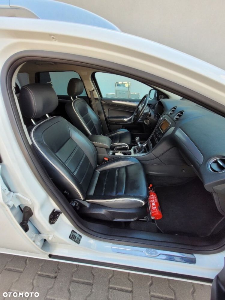 Ford Mondeo 2.0 TDCi Titanium - 19