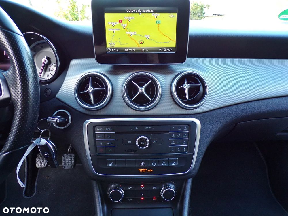Mercedes-Benz CLA 180 UrbanStyle Edition - 22