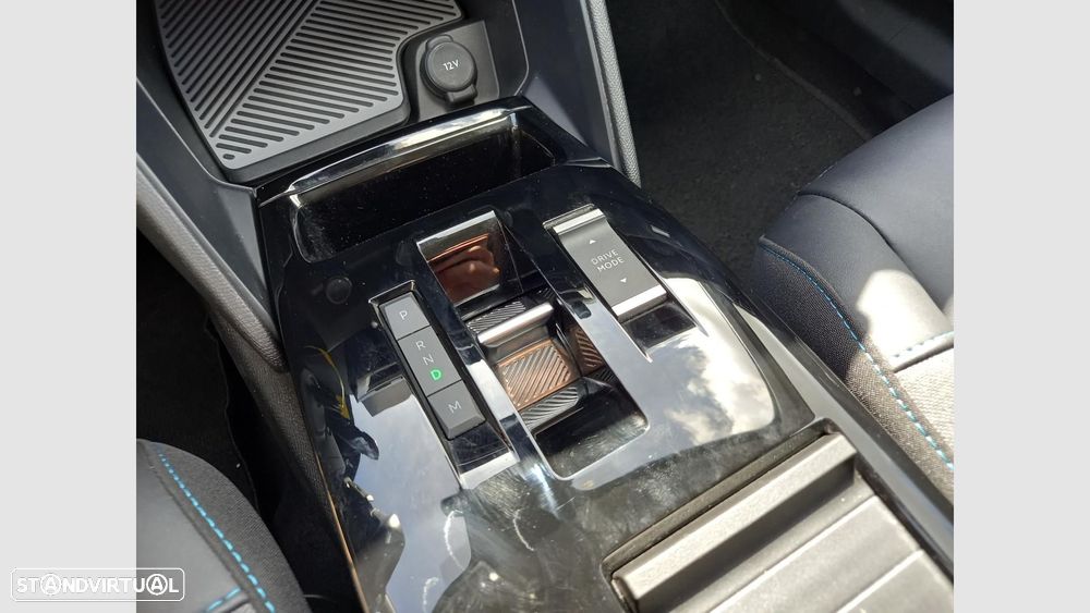 Citroën C4 X 1.2 PureTech Plus EAT8 - 14