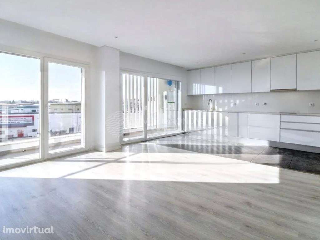 Apartamento T3 Duplex Moderno com Garagem | Corroios - Vale de Milh... - Grande imagem: 2/68