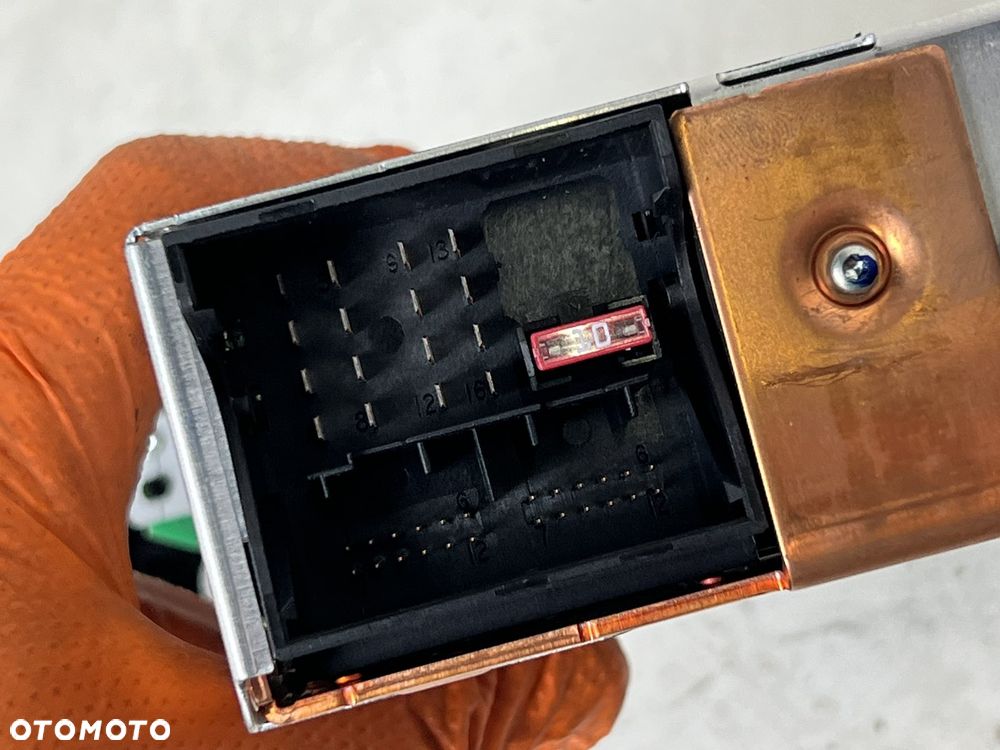 Radio Bmw x3 e83 sprawne ! Posiada wyjście Aux ! - 4