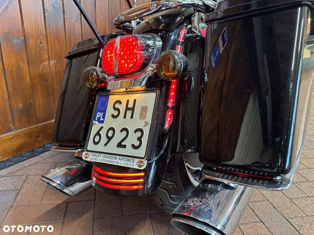 Harley-Davidson Touring Street Glide - 29