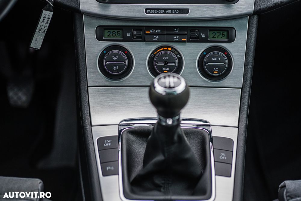 Volkswagen Passat Variant 2.0 TDI DPF Highline - 14