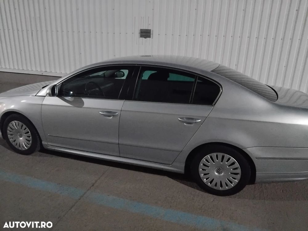 Volkswagen Passat 1.8 TSI Trendline - 13