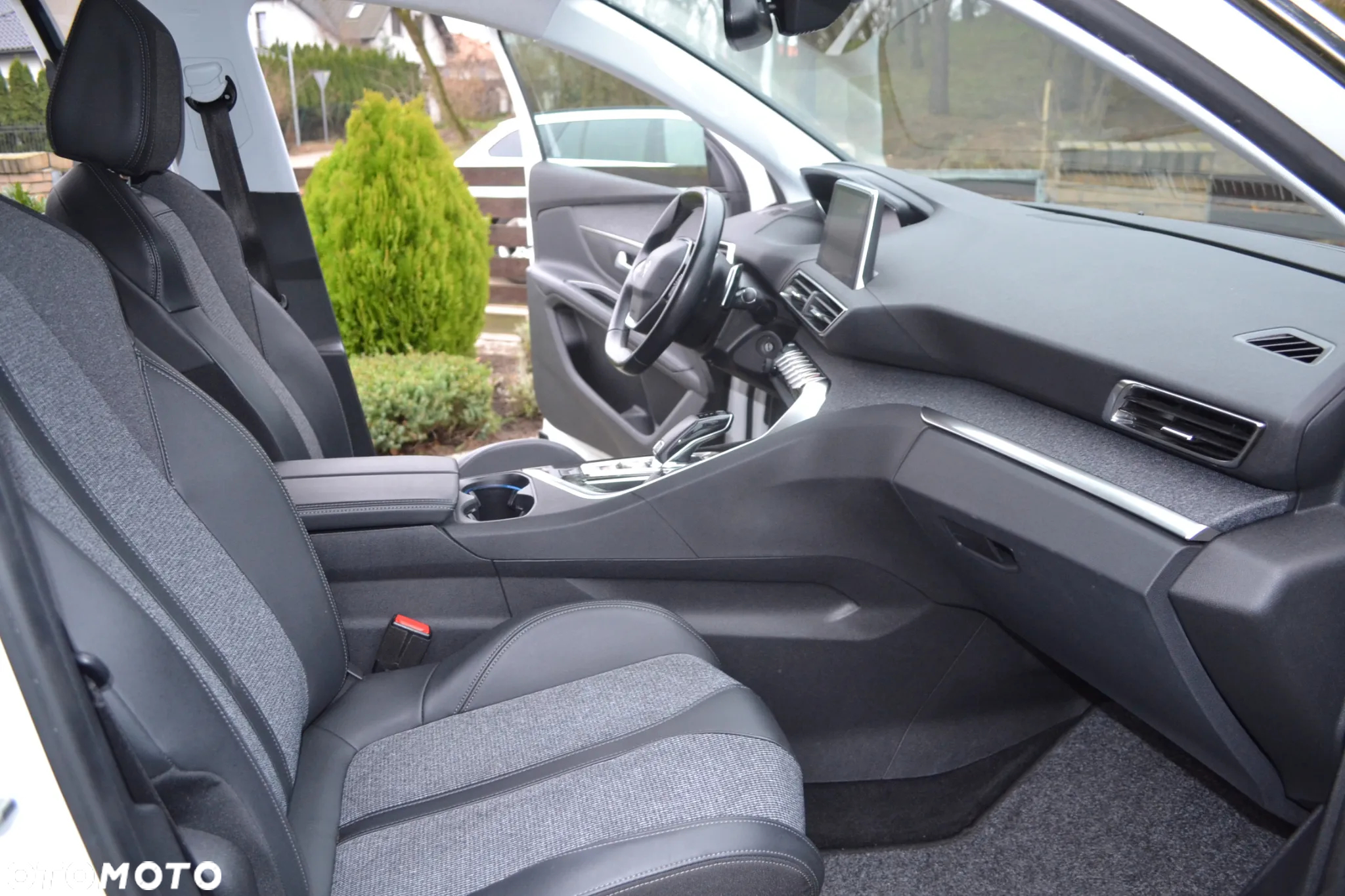 Peugeot 5008 - 8