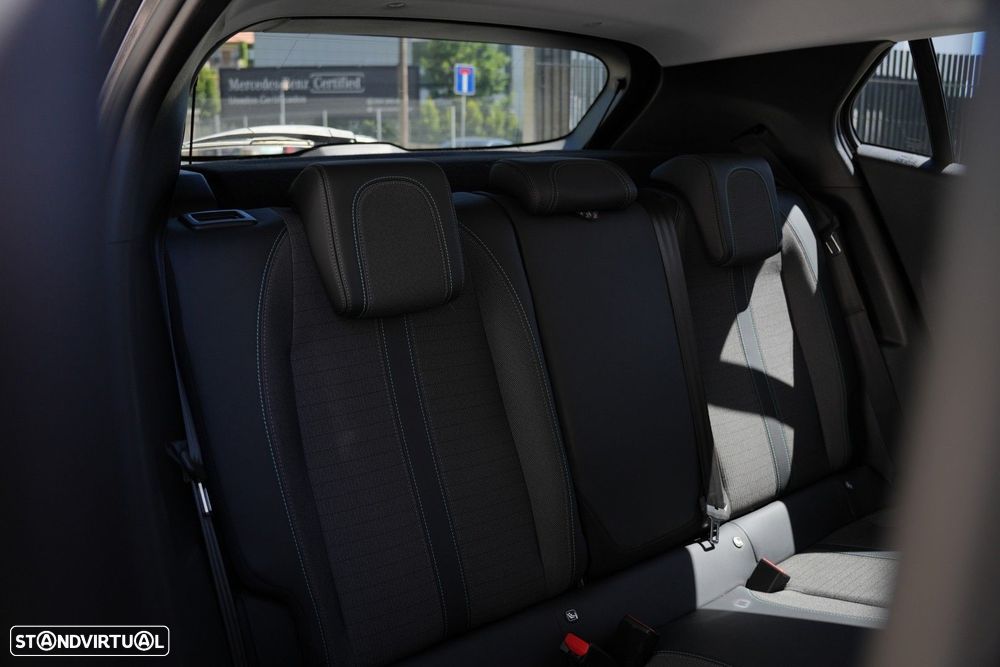 Peugeot 2008 1.2 PureTech Allure Pack - 26