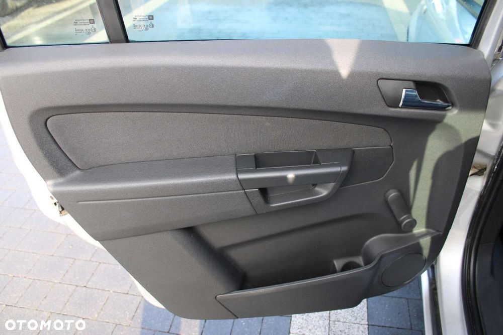 Opel Zafira - 22