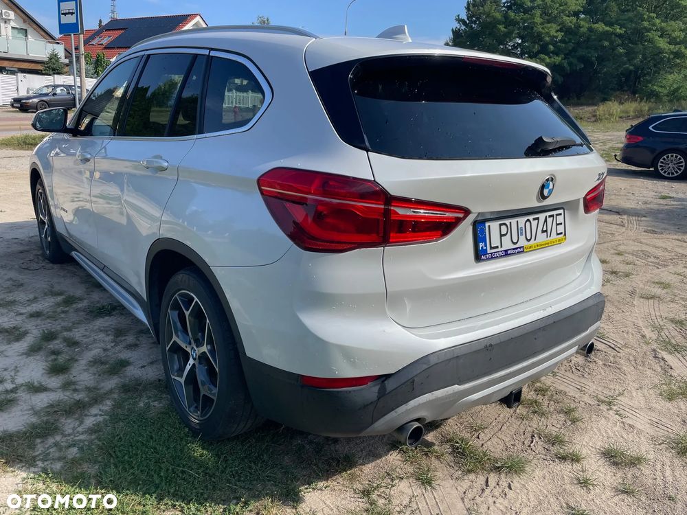 BMW X1 xDrive28i xLine - 5